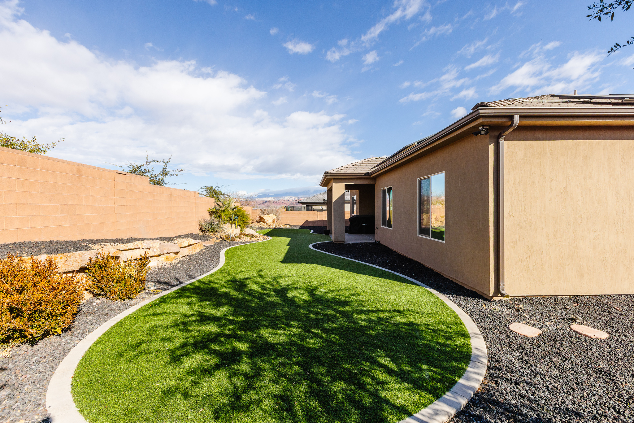 VARANO VISTAS AT DIVARIO PH 1 - Residential