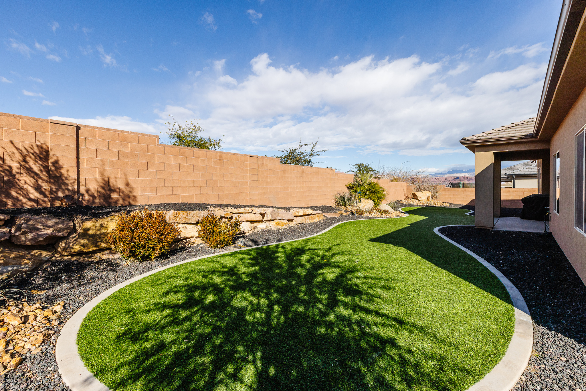 VARANO VISTAS AT DIVARIO PH 1 - Residential