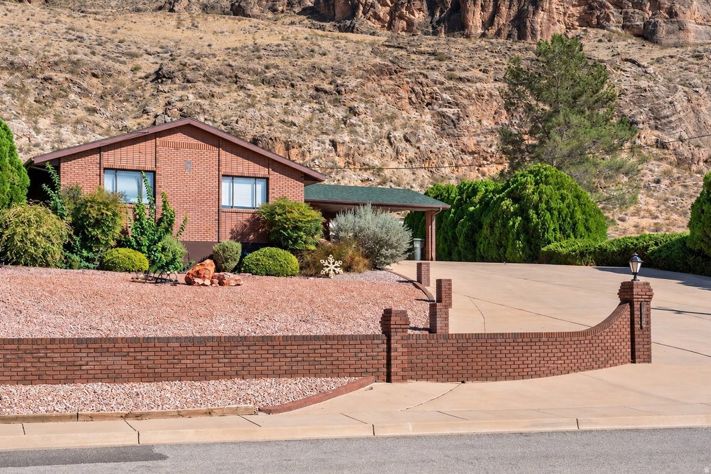 Photo of 1455 S 160 W, Hurricane, UT 84737 (MLS # 2184655)