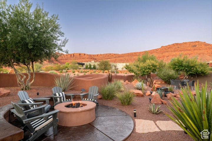THE ESCAPES OF ENTRADA - Residential