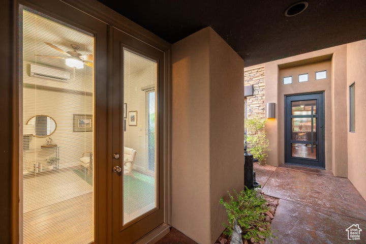 THE ESCAPES OF ENTRADA - Residential