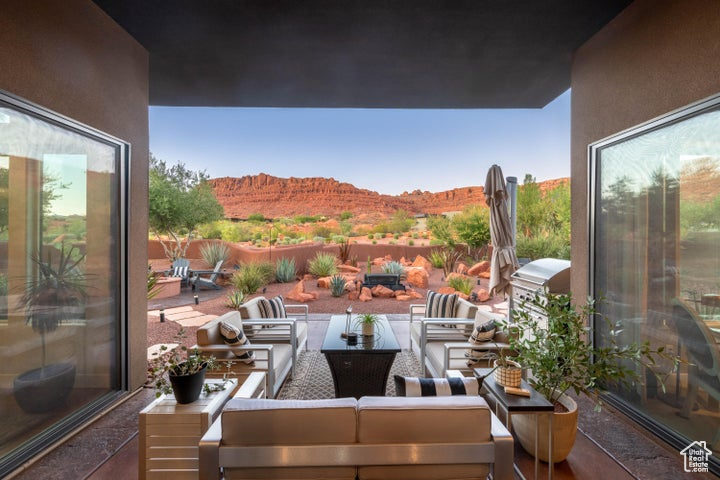 THE ESCAPES OF ENTRADA - Residential