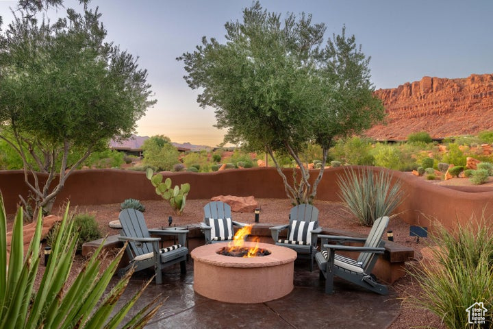 THE ESCAPES OF ENTRADA - Residential