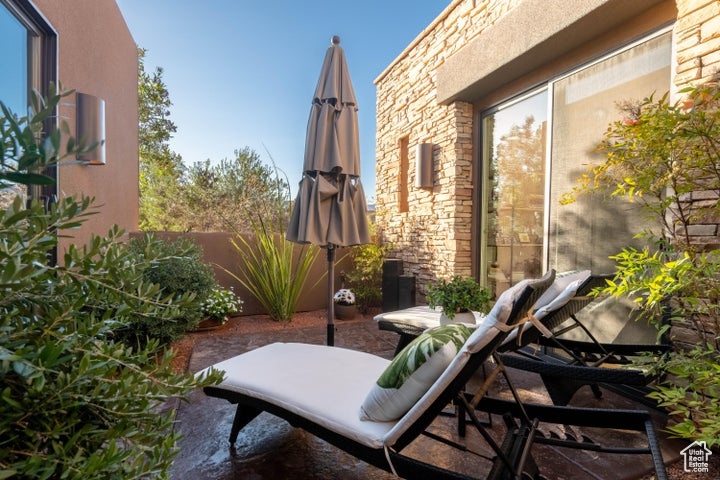 THE ESCAPES OF ENTRADA - Residential