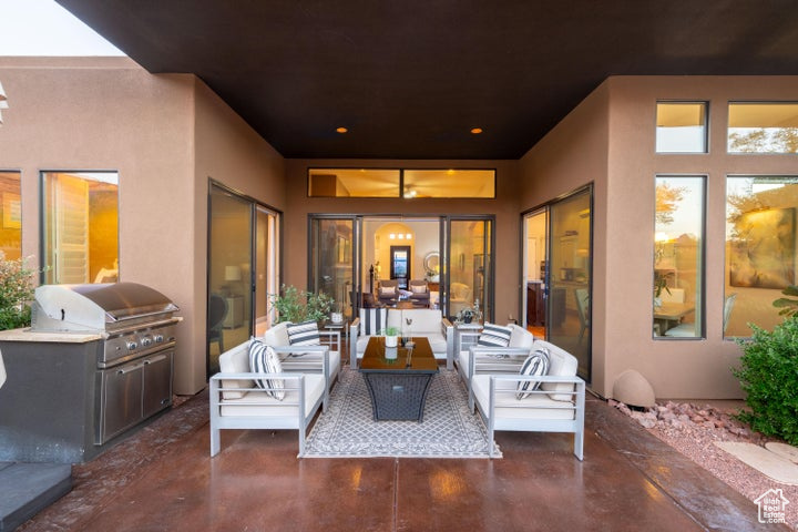 THE ESCAPES OF ENTRADA - Residential