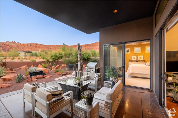 THE ESCAPES OF ENTRADA - Residential