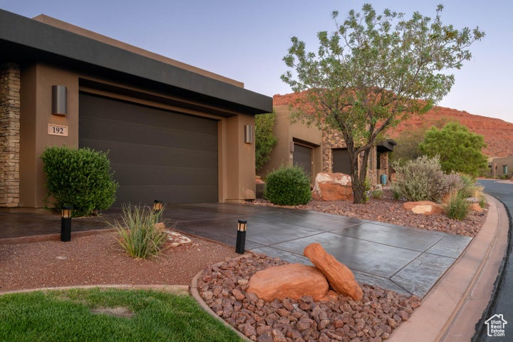 THE ESCAPES OF ENTRADA - Residential