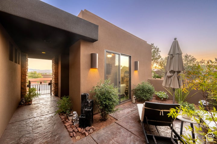 THE ESCAPES OF ENTRADA - Residential