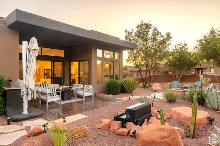 THE ESCAPES OF ENTRADA - Residential