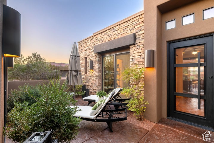 THE ESCAPES OF ENTRADA - Residential