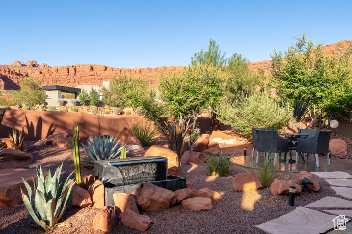 THE ESCAPES OF ENTRADA - Residential