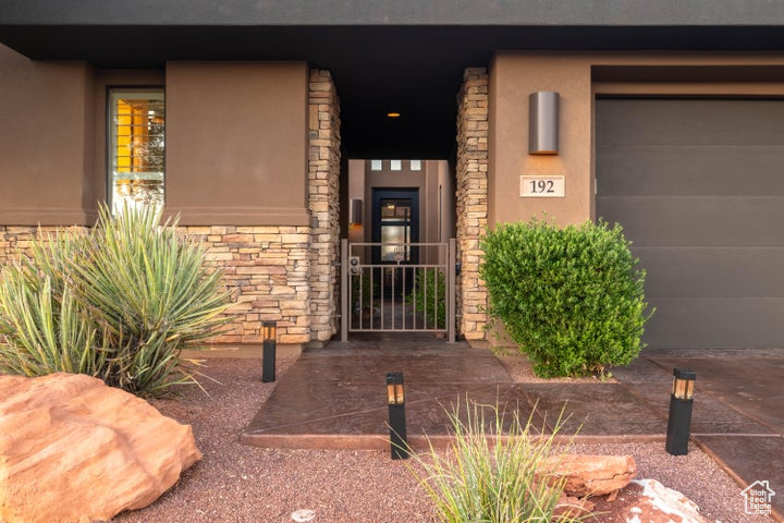 THE ESCAPES OF ENTRADA - Residential