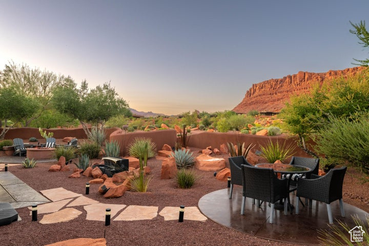 THE ESCAPES OF ENTRADA - Residential