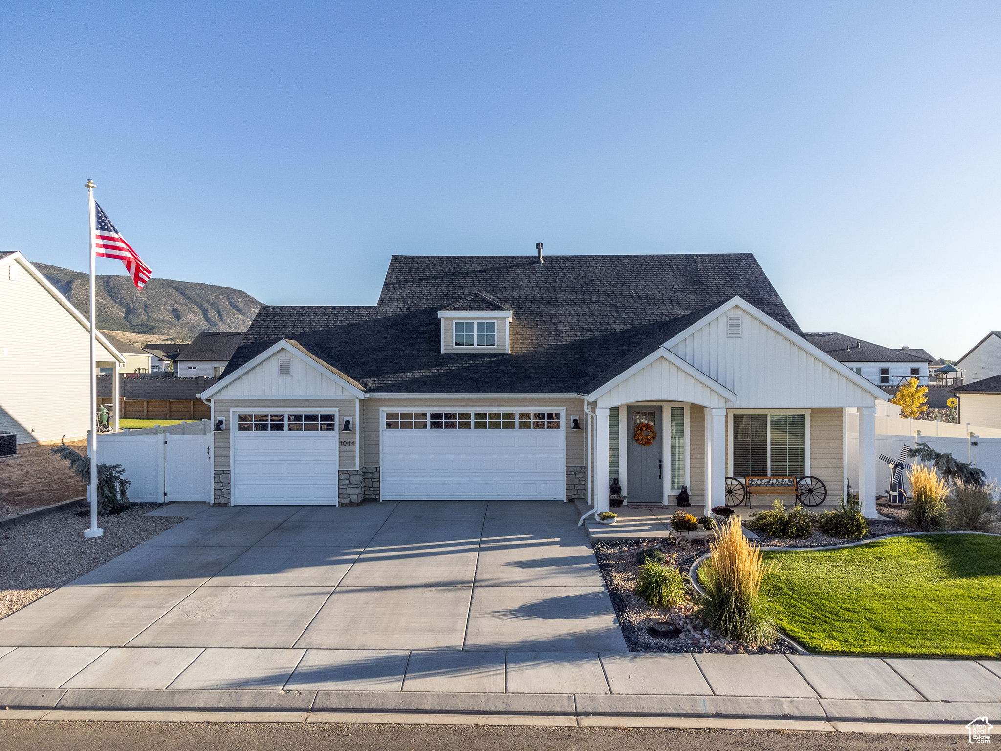 1044 E Southern Homestead Blvd, Enoch, Utah image 1