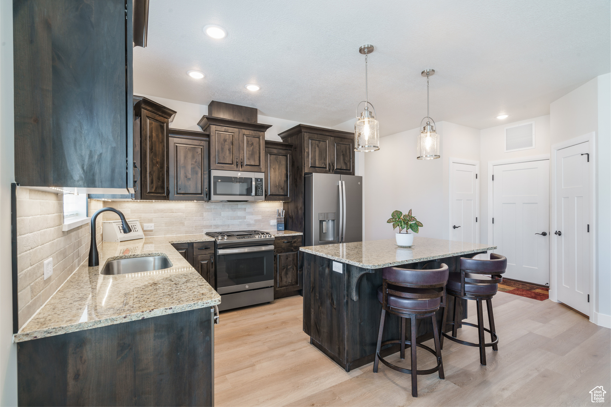 1044 E Southern Homestead Blvd, Enoch, Utah image 10