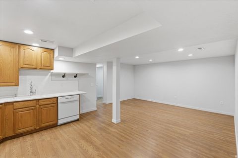 Tiny photo for 9996 S OPAL CIR E, Sandy, UT 84094 (MLS # 2125594)