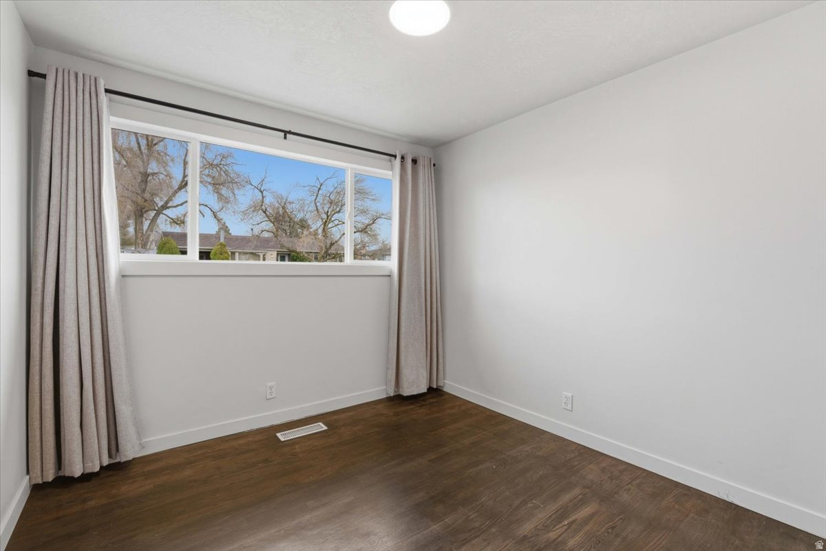 WHITE CITY NO 3 - Residential