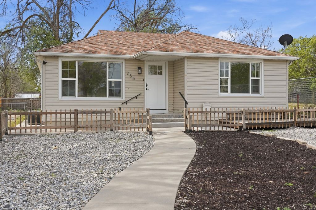 Photo of 255 W MAIN ST, Grantsville, UT 84029 (MLS # 2156623)