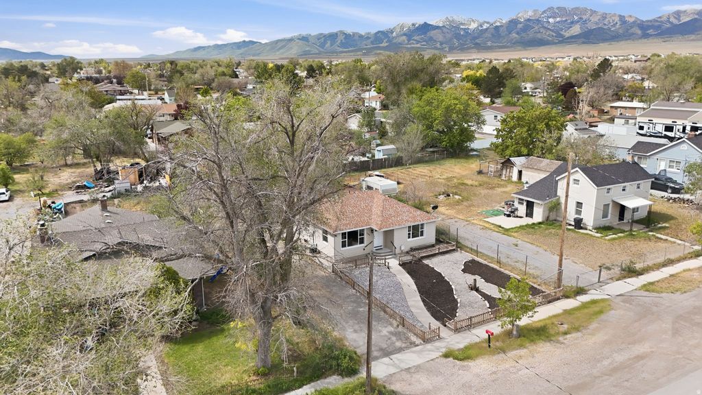 Photo of 255 W MAIN ST, Grantsville, UT 84029 (MLS # 2156623)