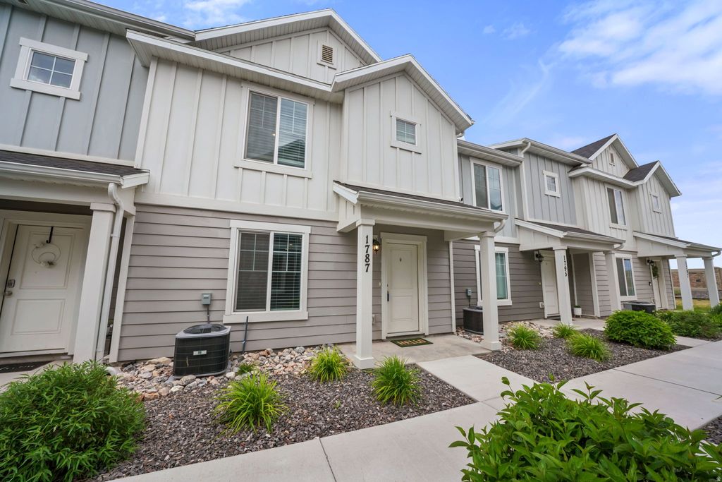 Photo of 1787 N 1240 E, Payson, UT 84651 (MLS # 2160207)