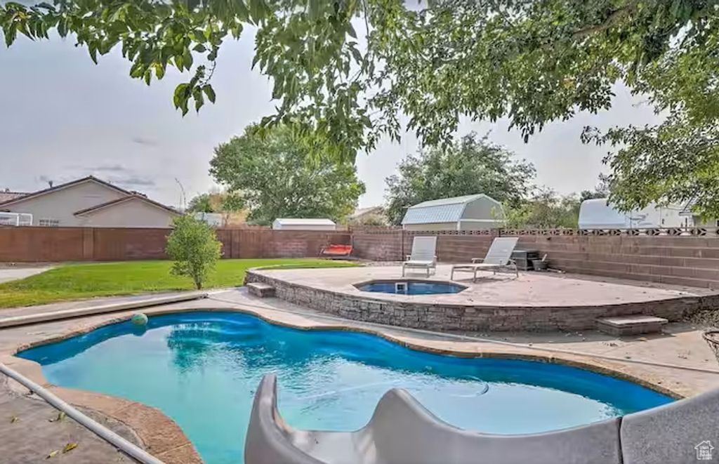 Photo of 3819 W 240 N, Hurricane, UT 84737 (MLS # 2118536)