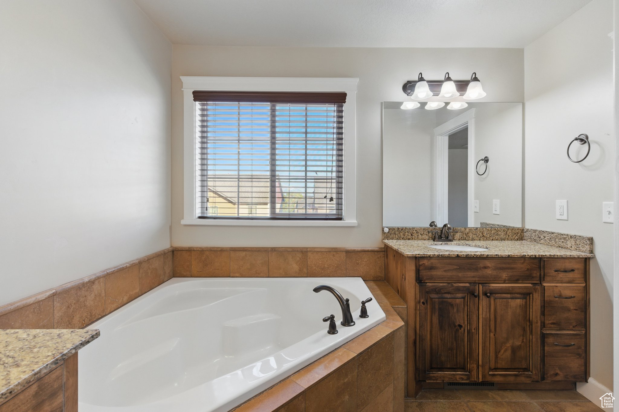 1247 N Baycrest Dr, Saratoga Springs, Utah image 16