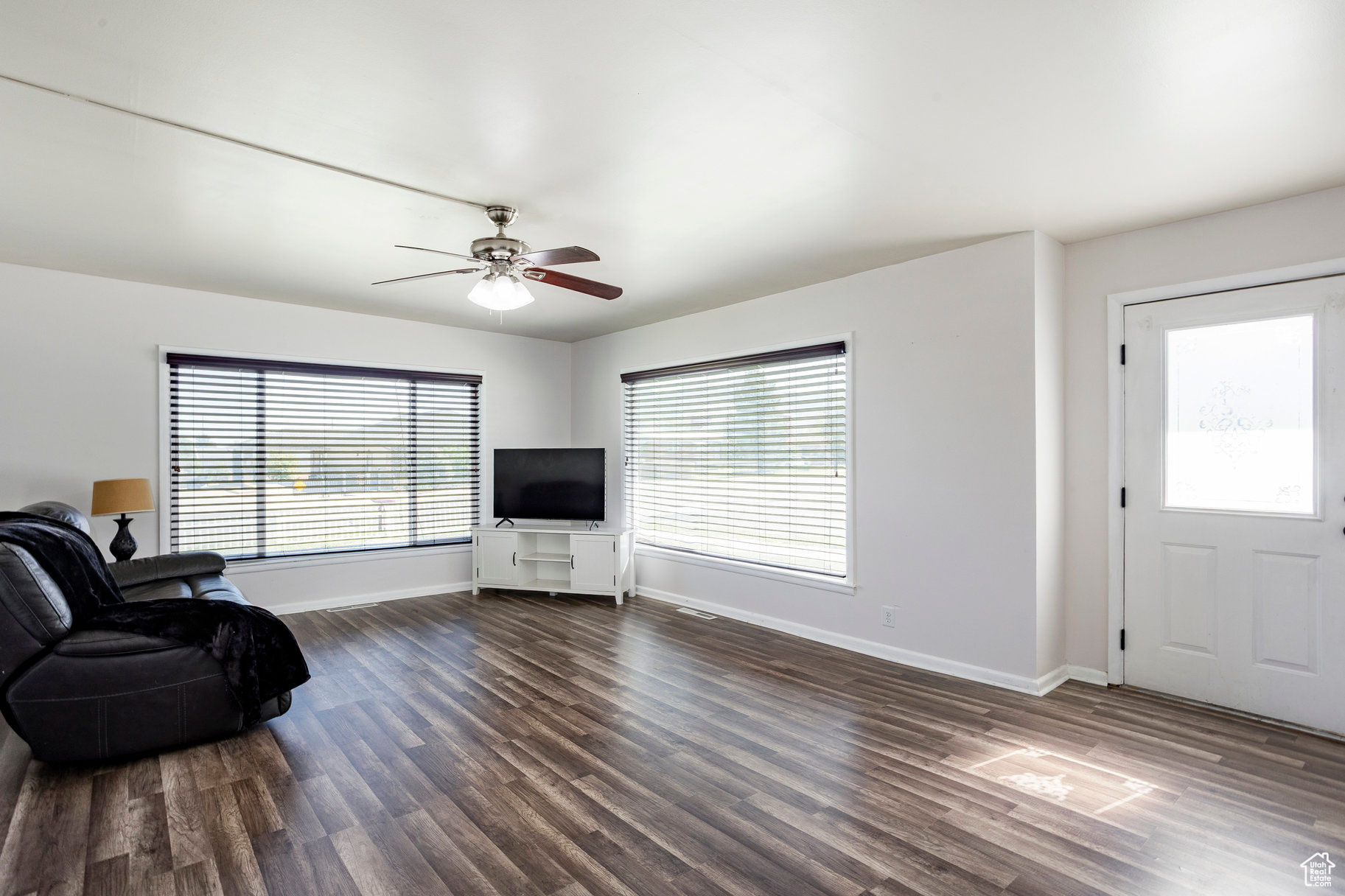 395 N 1st St, Tooele, Utah image 2