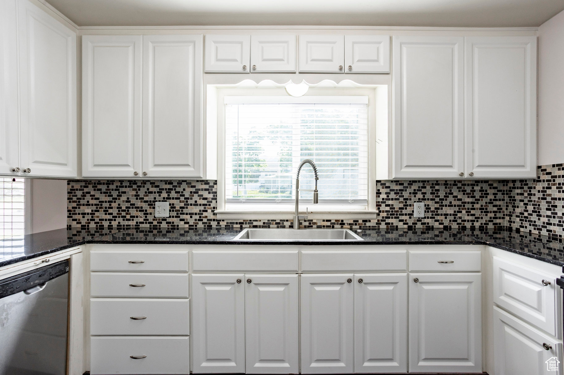 395 N 1st St, Tooele, Utah image 8