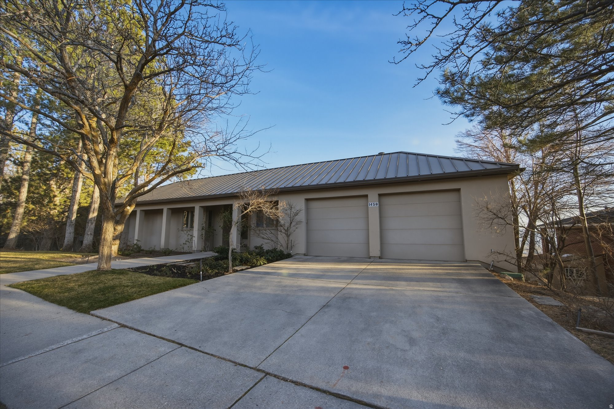 ARLINGTON PARK - Residential