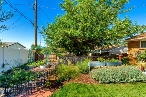 Tiny photo for 966 E 400 N, Bountiful, UT 84010 (MLS # 2184219)