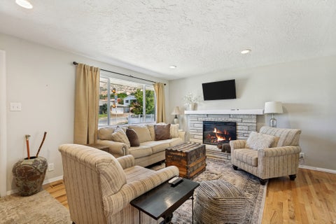 Tiny photo for 966 E 400 N, Bountiful, UT 84010 (MLS # 2184219)