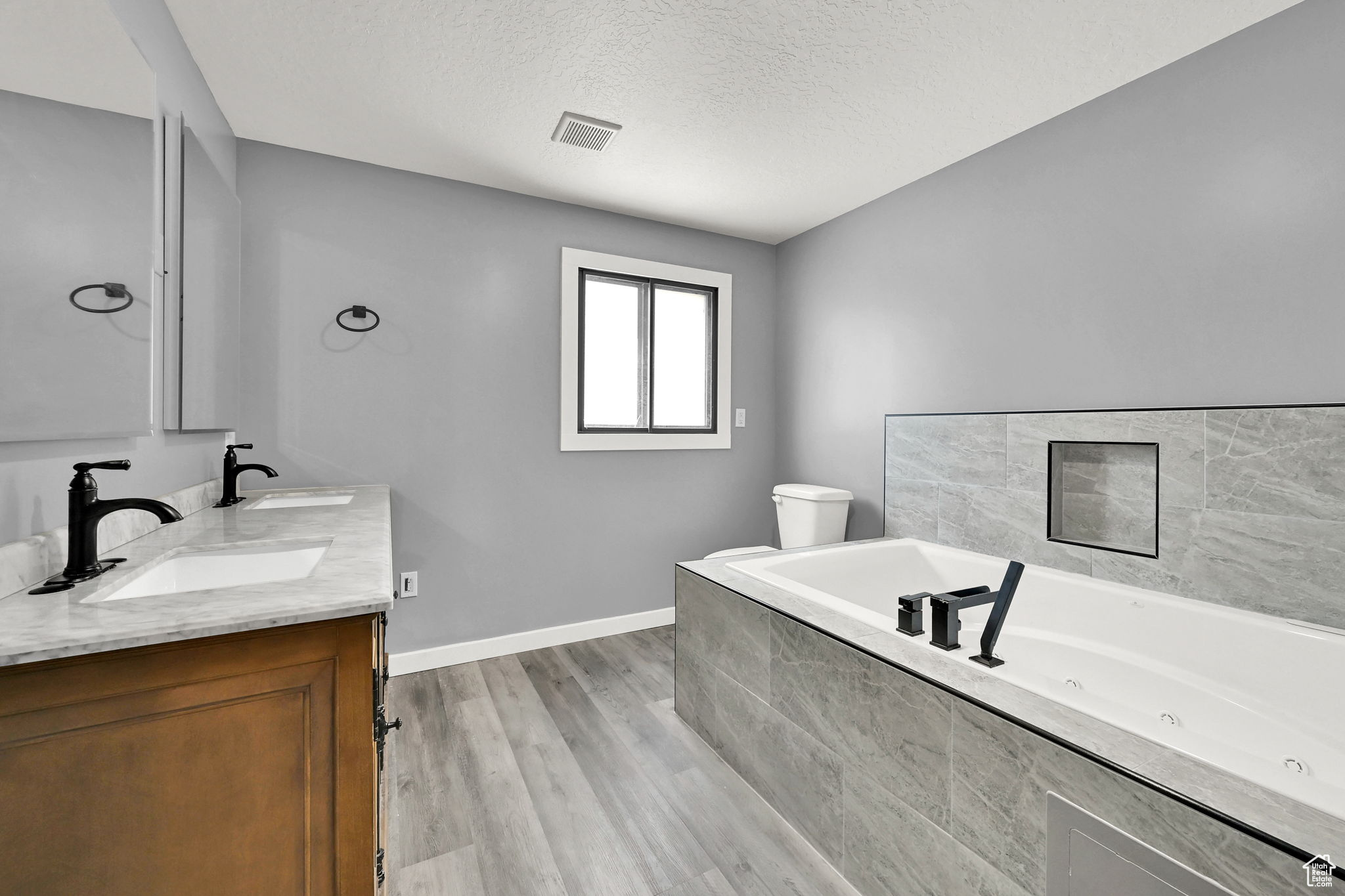 Hooper, Utah 84315, United States, 2 Bedrooms Bedrooms, ,3 BathroomsBathrooms,Residential,Active,166416