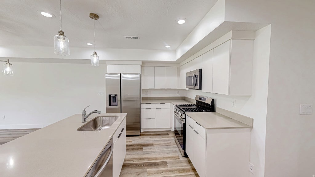 Photo of 1942 E 1550 N, Spanish Fork, UT 84660 (MLS # 2164322)