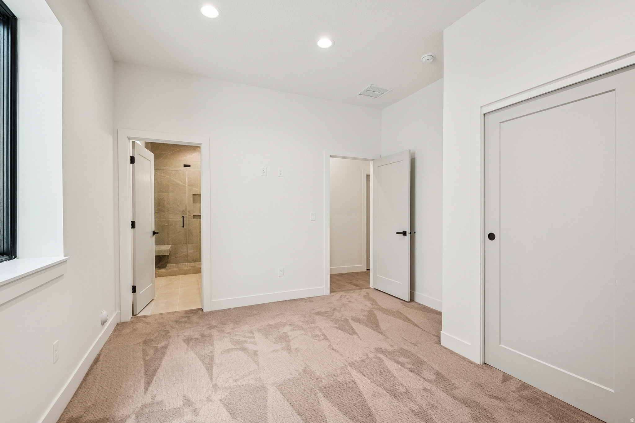 TRAPPERS RIDGE - Residential