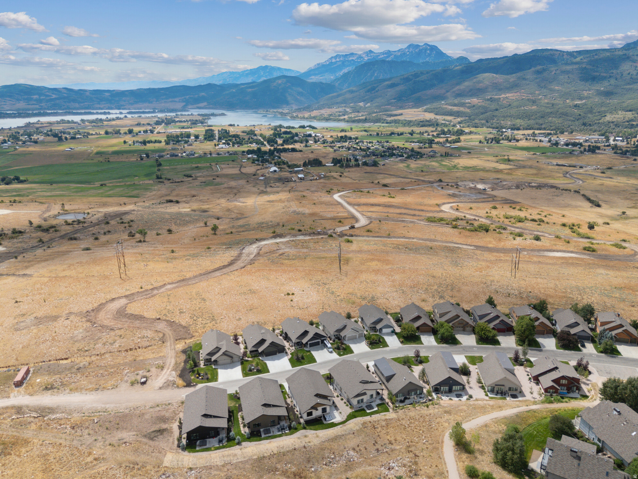 TRAPPERS RIDGE - Residential