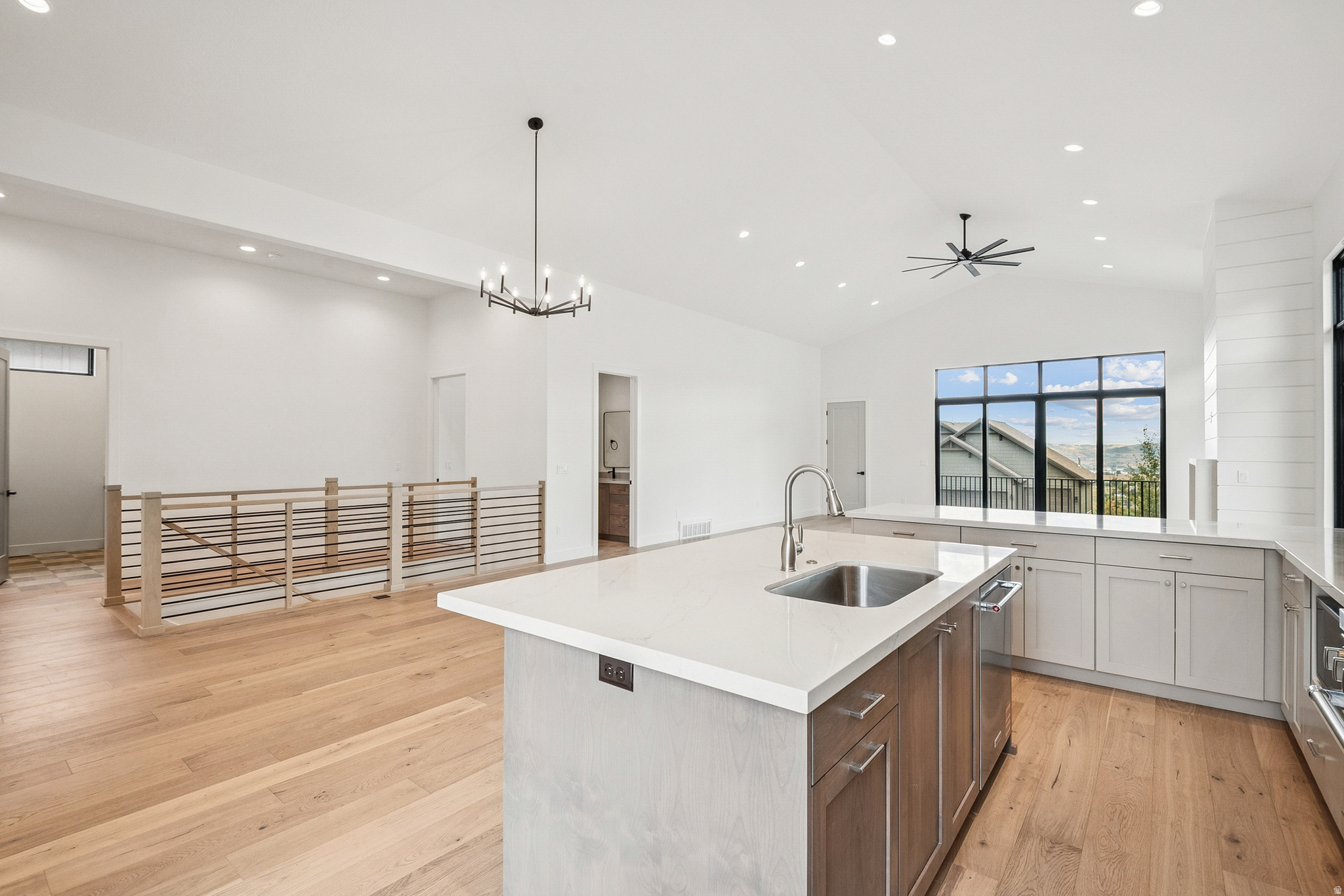 TRAPPERS RIDGE - Residential