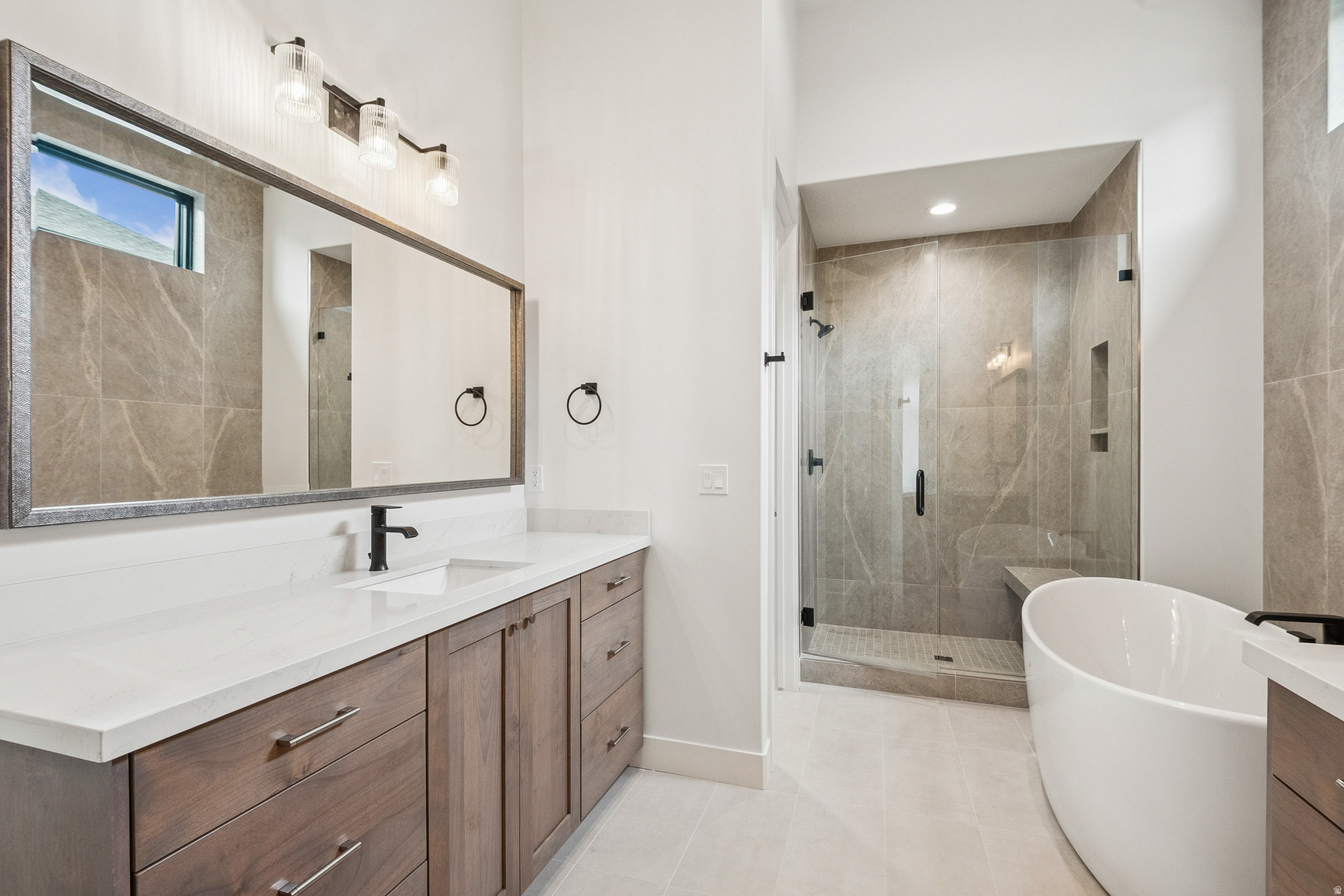 TRAPPERS RIDGE - Residential