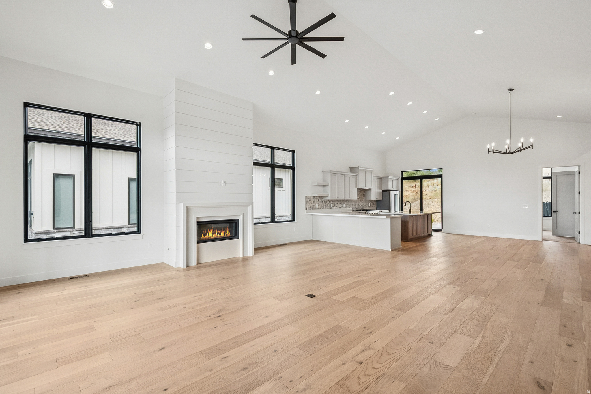 TRAPPERS RIDGE - Residential