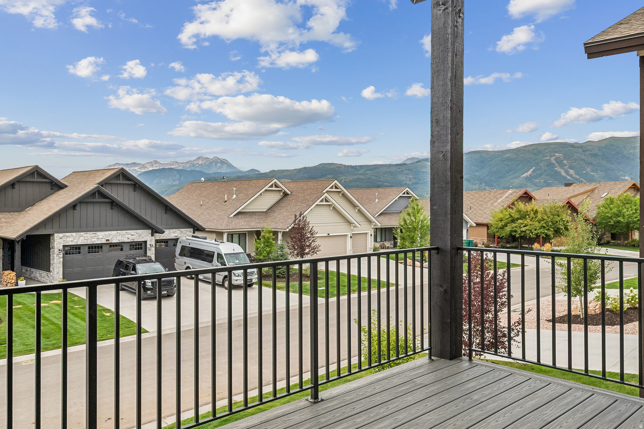 TRAPPERS RIDGE - Residential