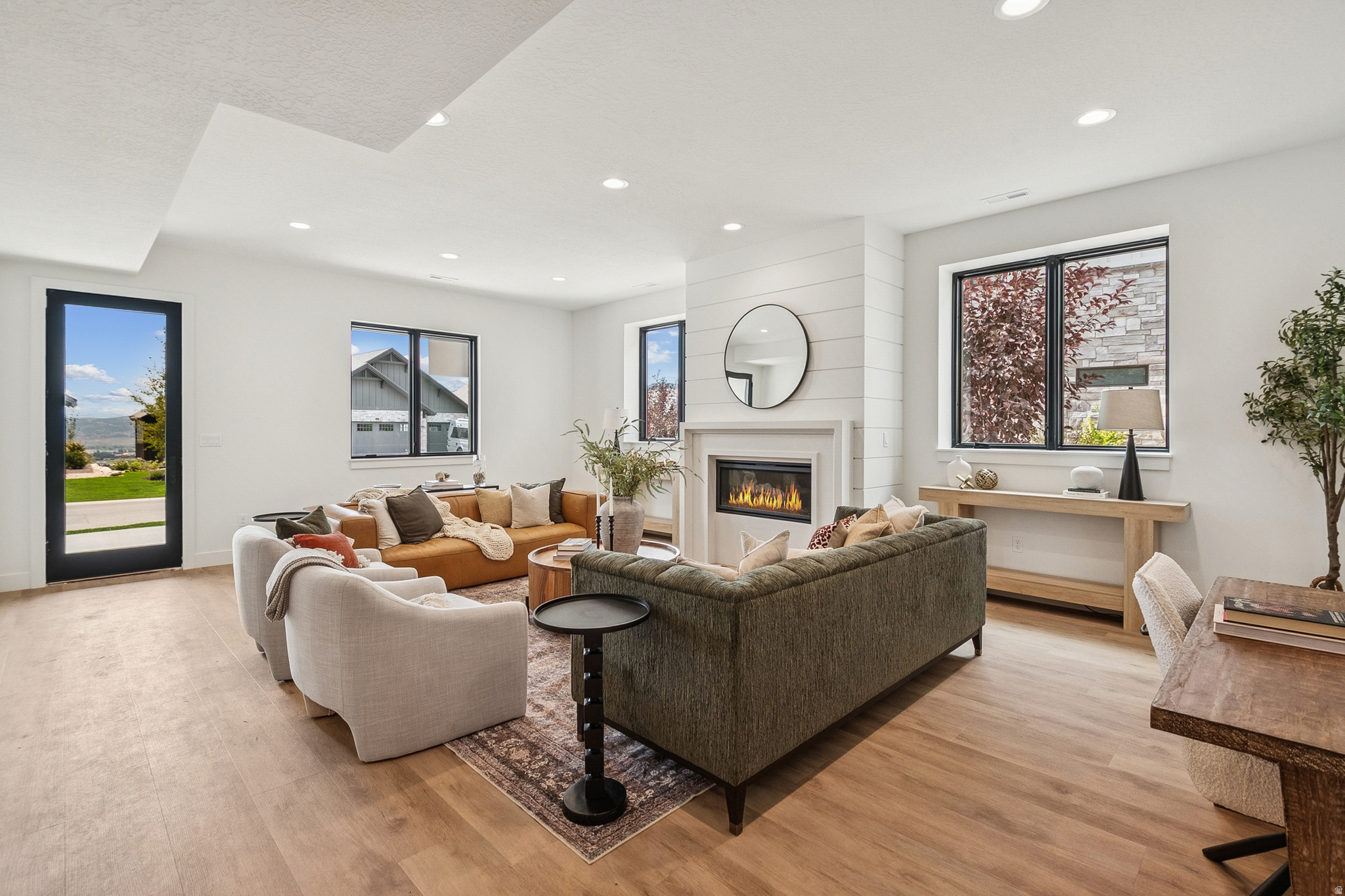 TRAPPERS RIDGE - Residential