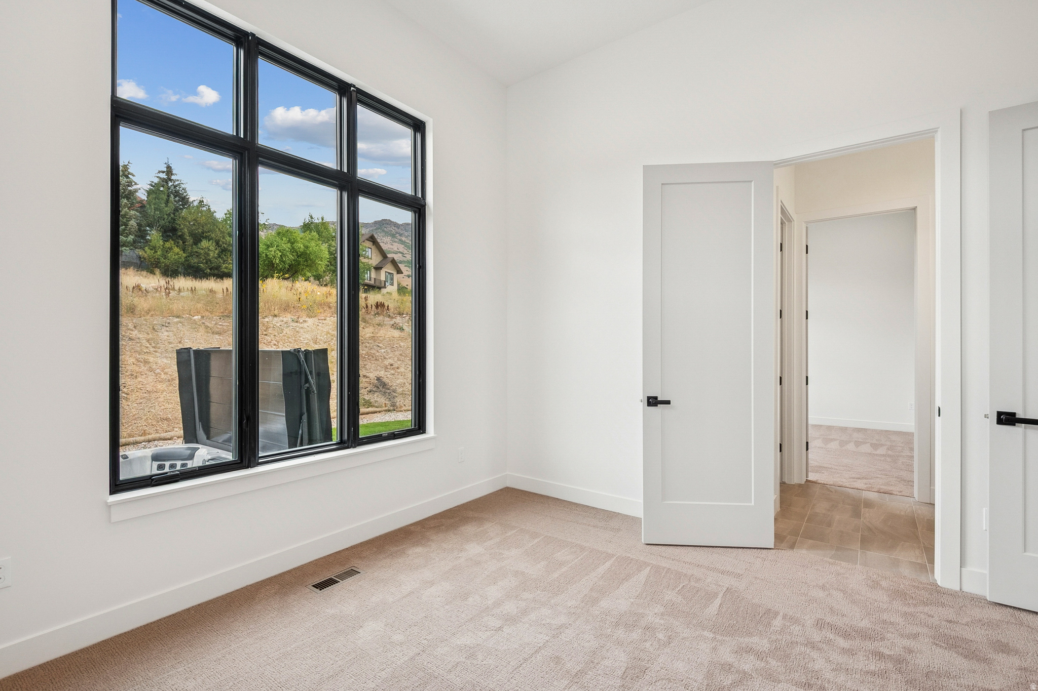 TRAPPERS RIDGE - Residential