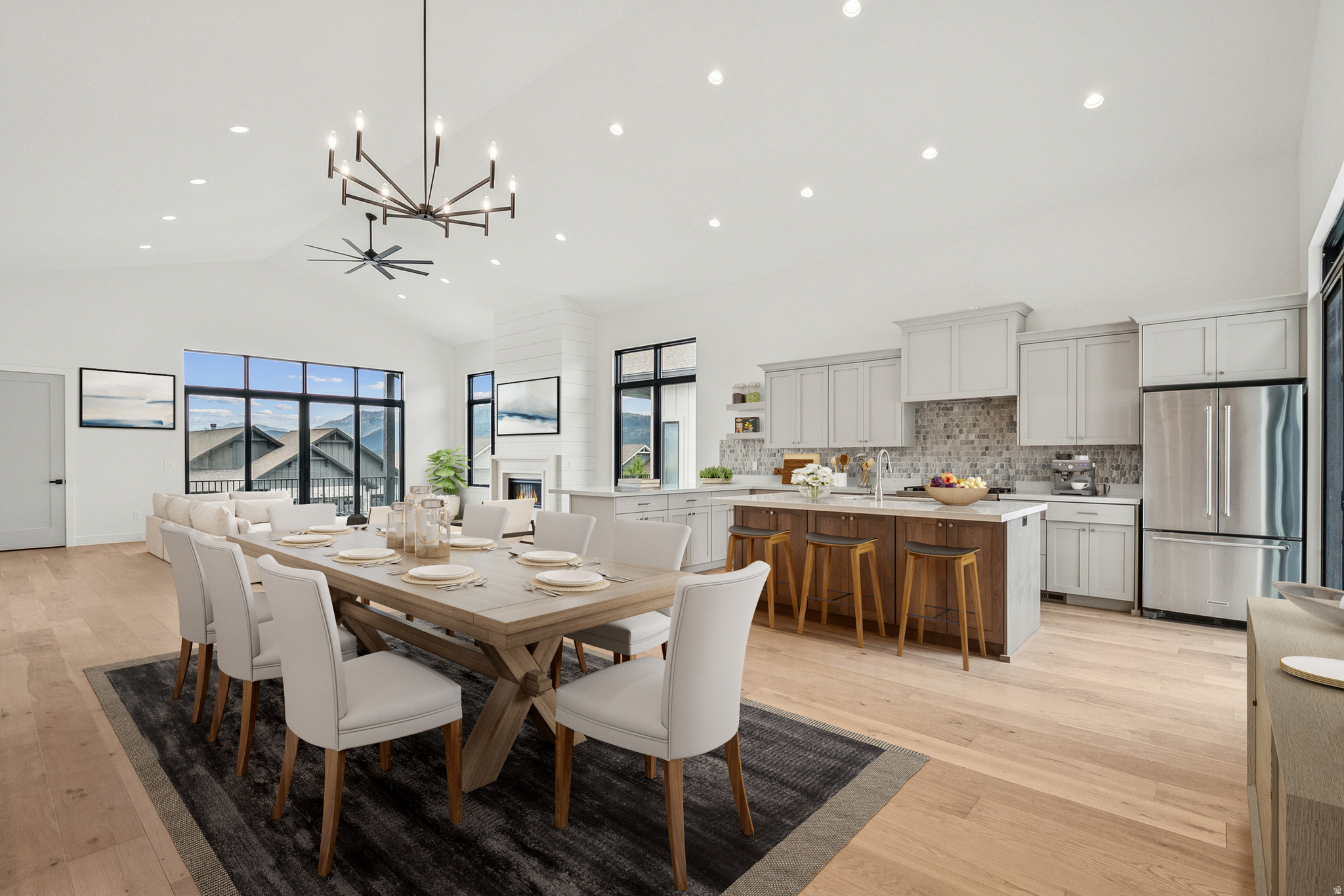 TRAPPERS RIDGE - Residential