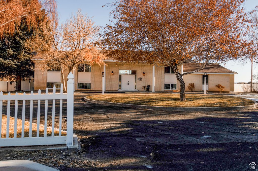 Photo of 1105 S 500 W, Vernal, UT 84078 (MLS # 2156330)