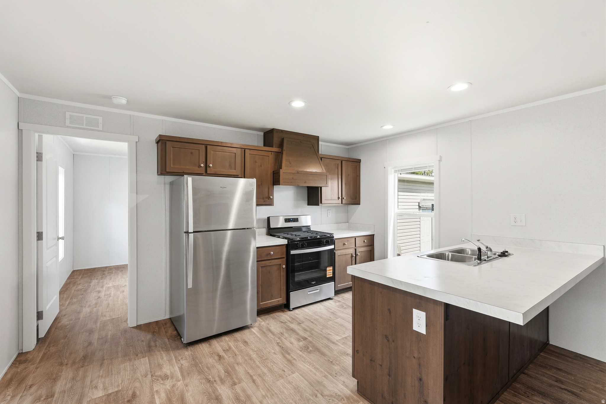 TOWN AND COUNTRY ESTATES - Residential