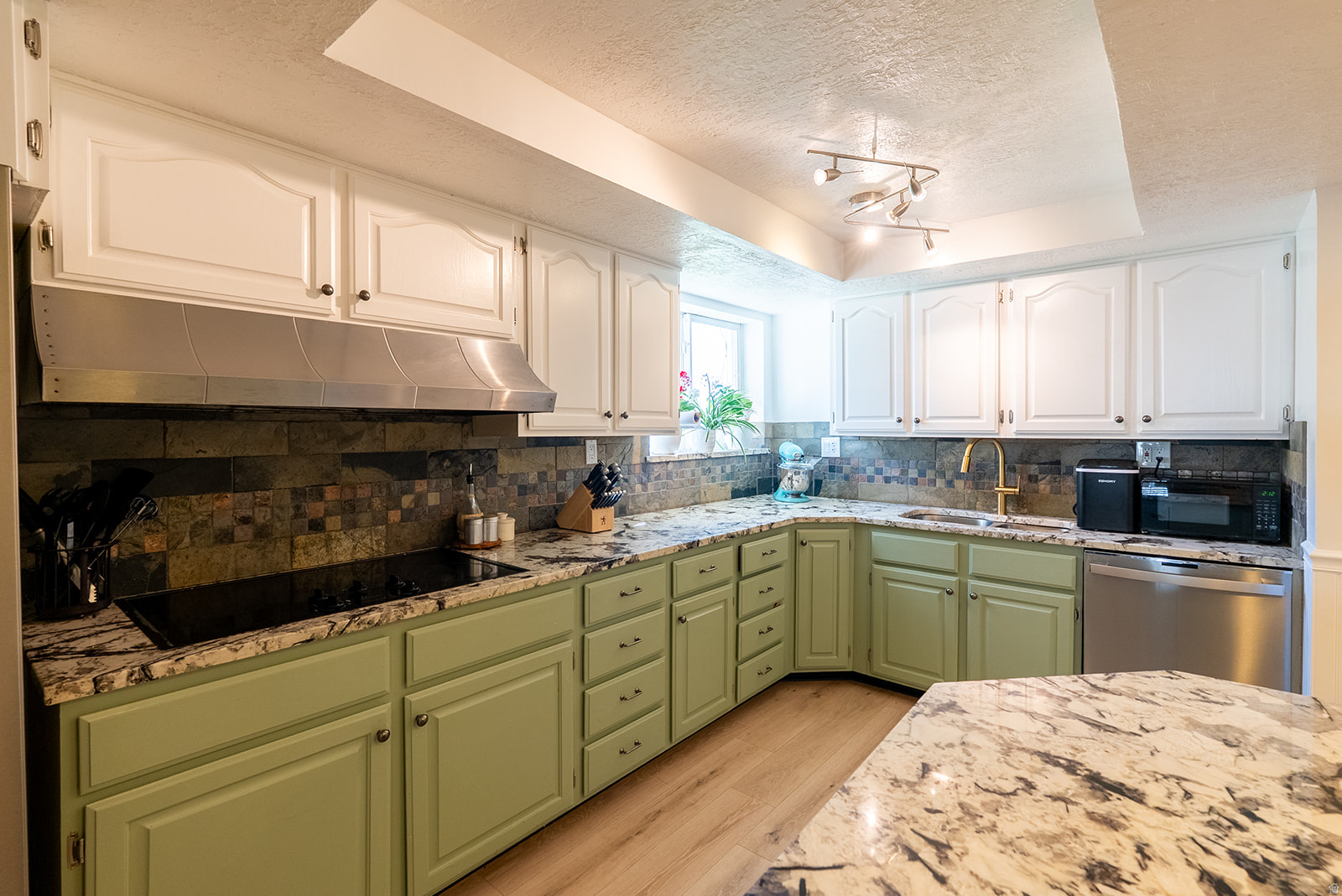 STAR HEIGHTS - Residential