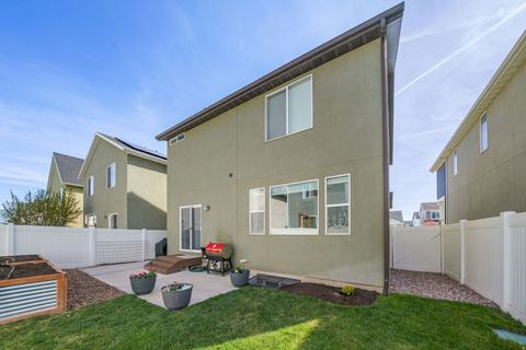 Tiny photo for 589 S RAVENWOOD LN, Saratoga Springs, UT 84045 (MLS # 2149279)