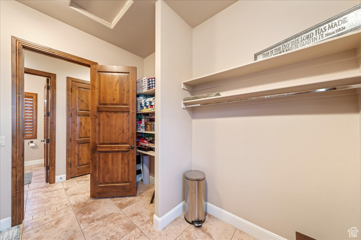 PARAGON COVE TH AT STONECLIFF 1 - Residential