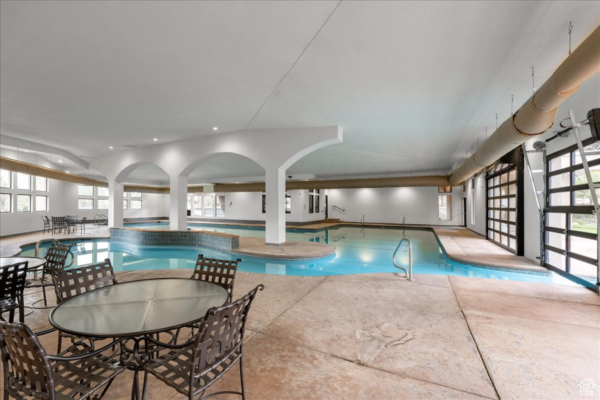 PARAGON COVE TH AT STONECLIFF 1 - Residential