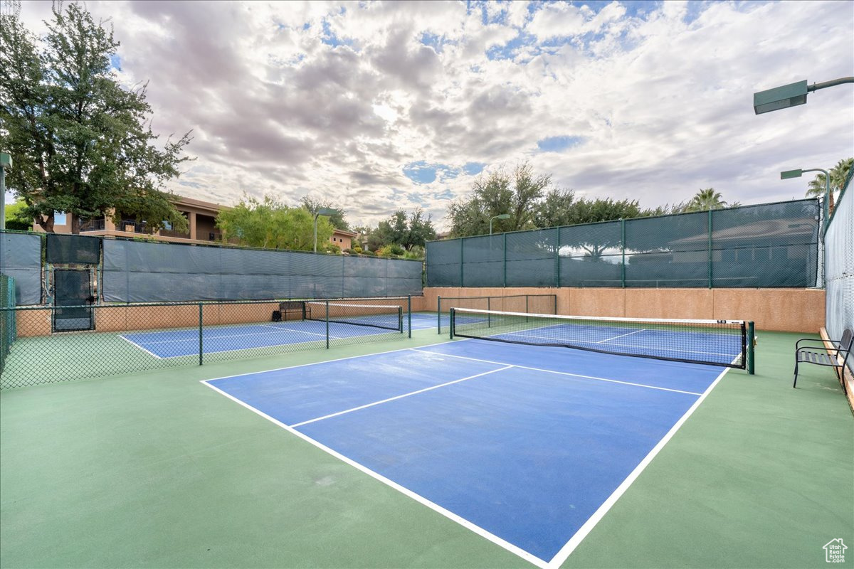 PARAGON COVE TH AT STONECLIFF 1 - Residential