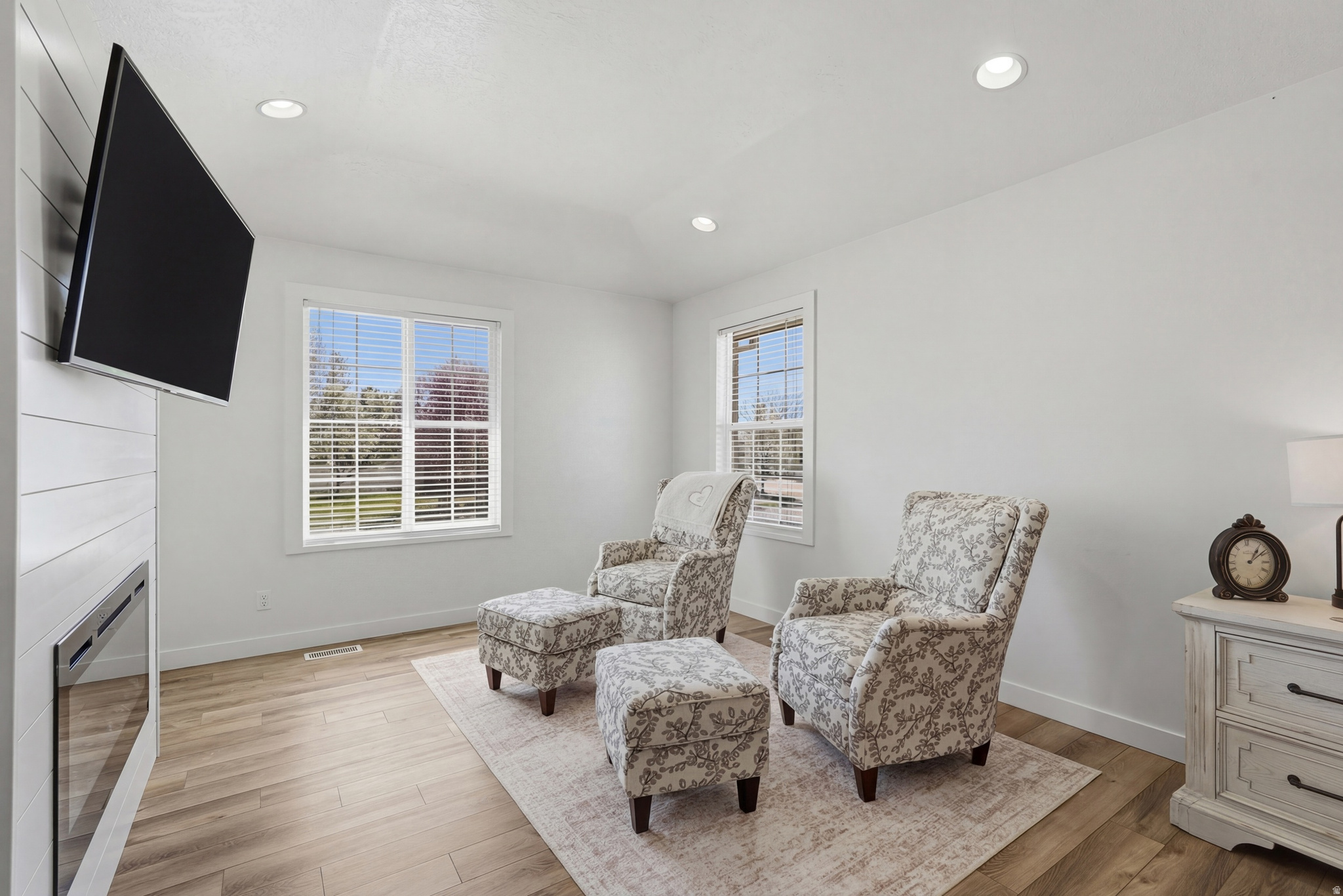 FLINT MEADOWS - Residential